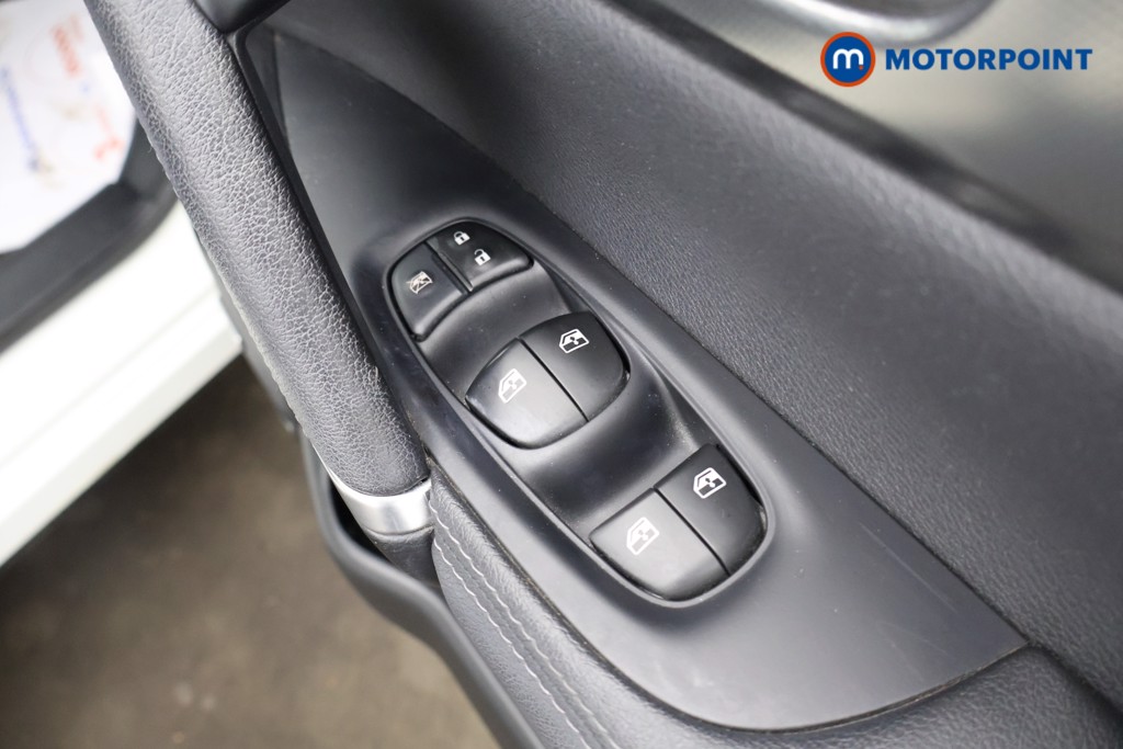 Used Nissan Qashqai 2018 for sale - 77324078: Photo 33