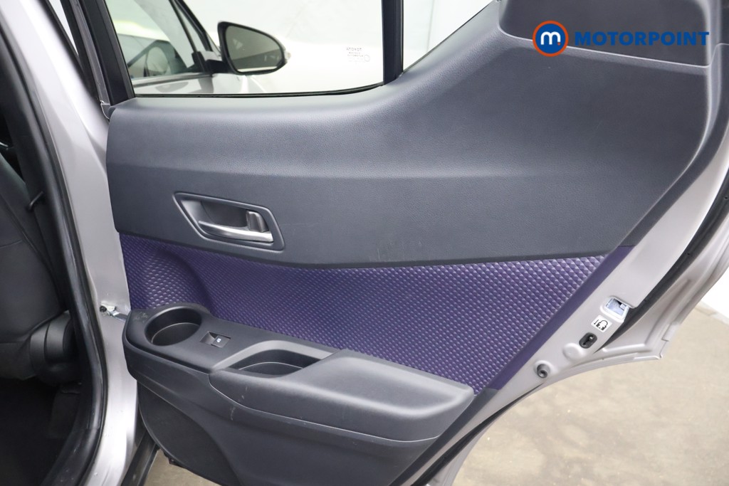 Used Toyota C-HR 2018 for sale - 76426025: Photo 26