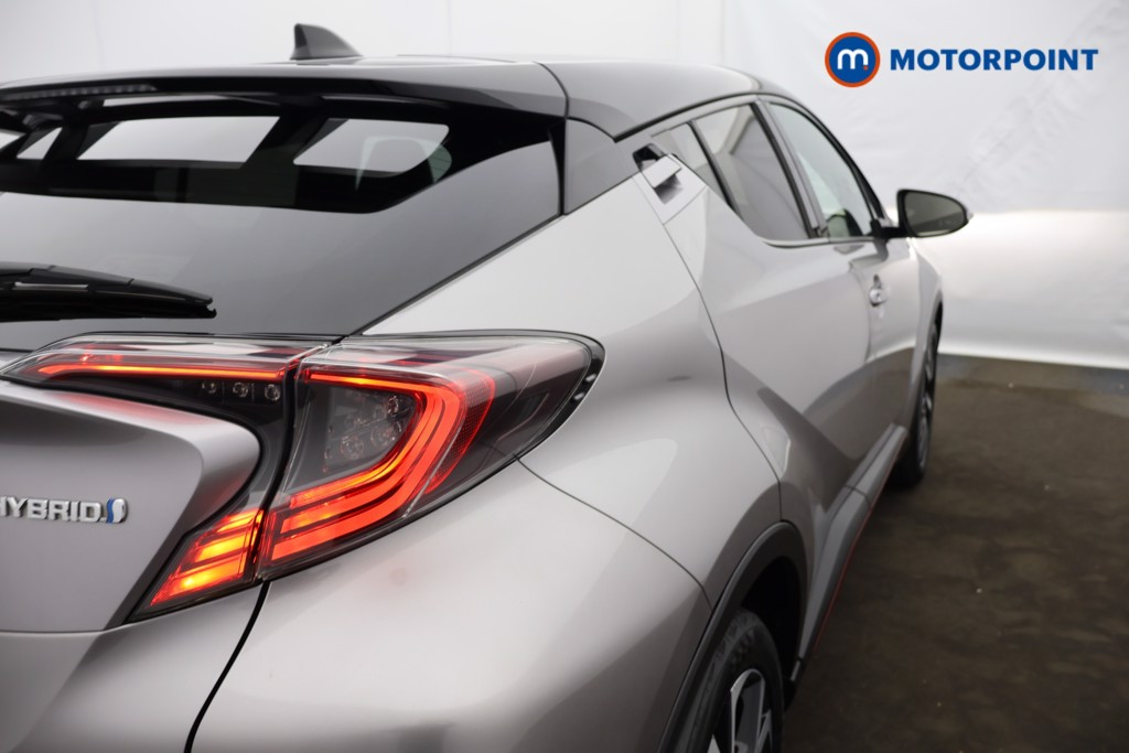 Used Toyota C-HR 2018 for sale - 76426025: Photo 32