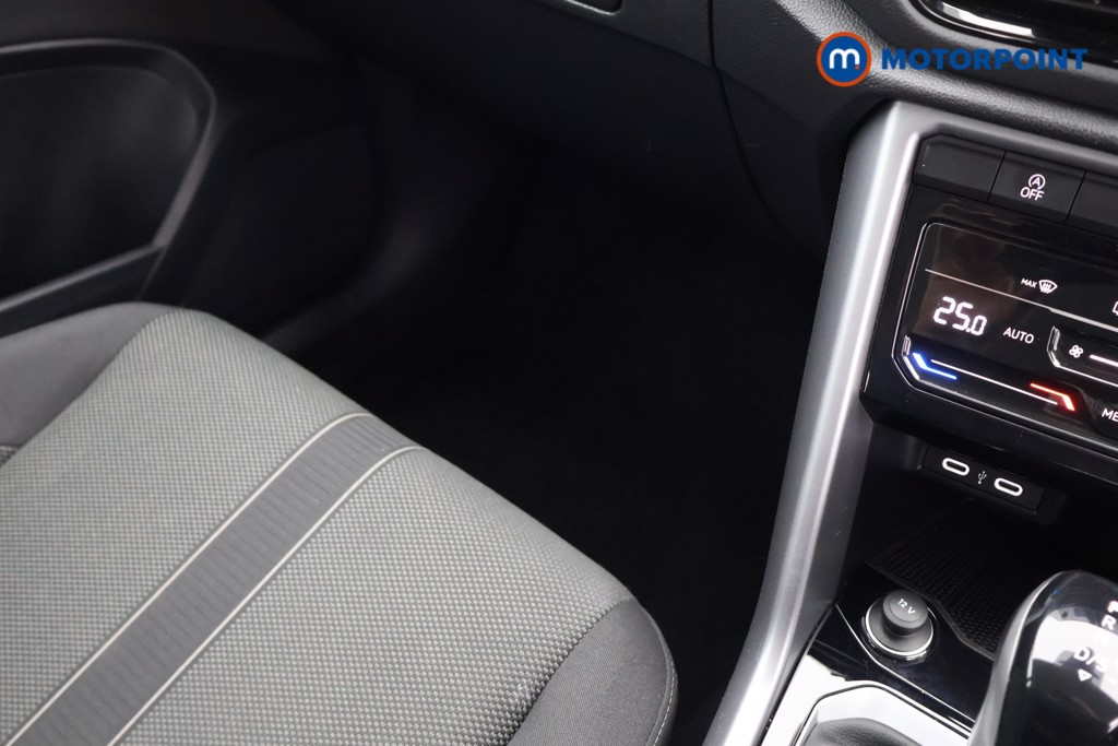 Used Volkswagen T-Roc 2023 for sale - 76862798: Photo 16