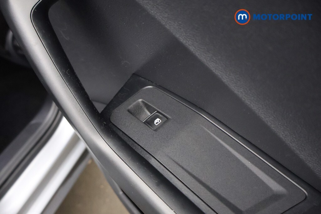 Used Volkswagen T-Roc 2023 for sale - 77563594: Photo 37