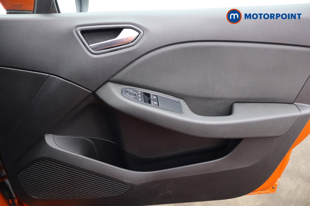 Used Renault Clio 2019 for sale - 76862712: Photo 18