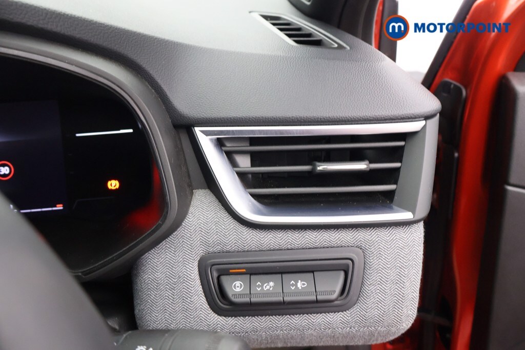 Used Renault Clio 2024 for sale - 76831188: Photo 15