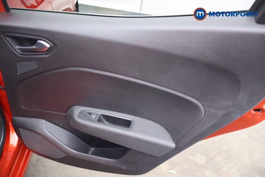 Used Renault Clio 2024 for sale - 76831188: Photo 26