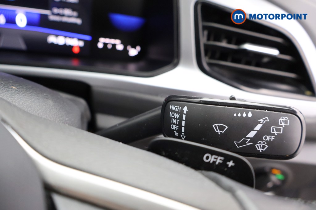 Used Volkswagen T-Roc 2023 for sale - 77747273: Photo 14