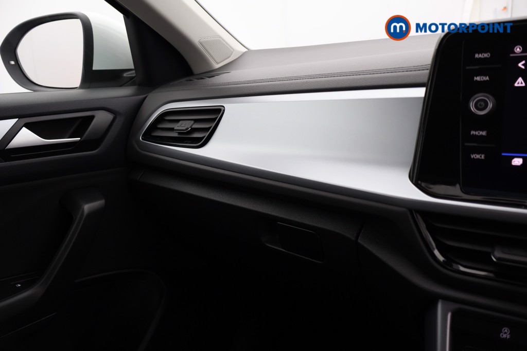 Used Volkswagen T-Roc 2023 for sale - 77747273: Photo 17