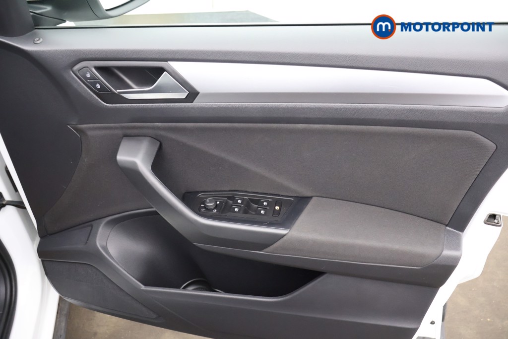 Used Volkswagen T-Roc 2023 for sale - 77747273: Photo 19