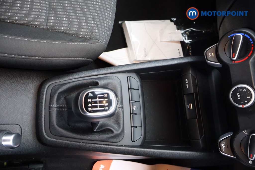 Used Kia Stonic 2023 for sale - 77446538: Photo 17