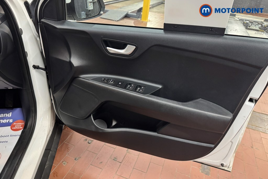 Used Kia Stonic 2022 for sale - 77932132: Photo 24