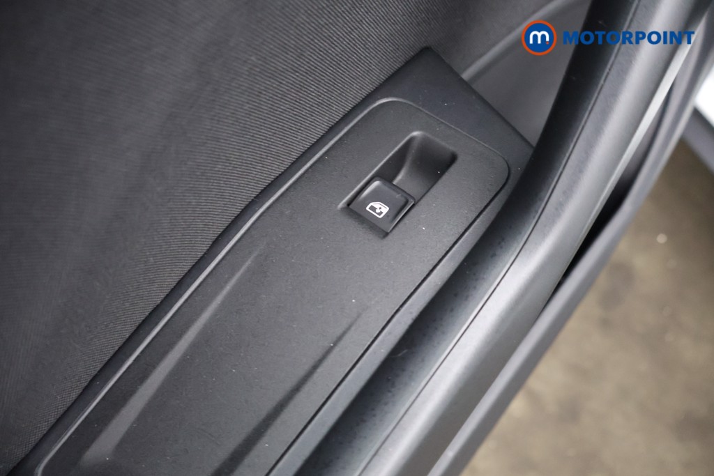 Used Volkswagen T-Roc 2023 for sale - 78028841: Photo 38