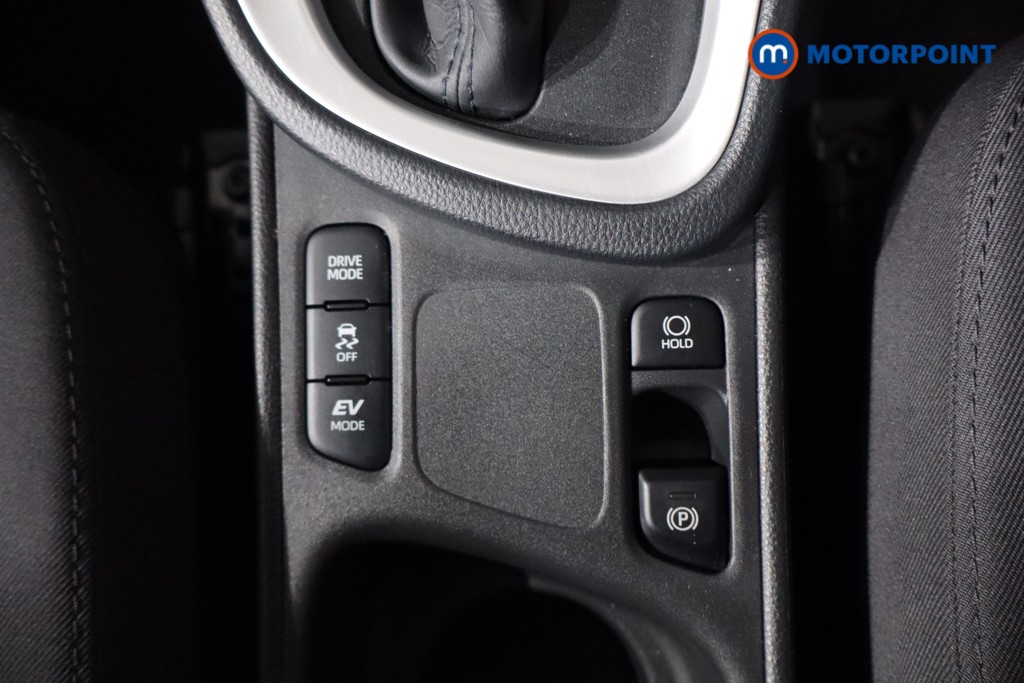 Used Toyota Yaris Cross 2024 for sale - 76508509: Photo 24