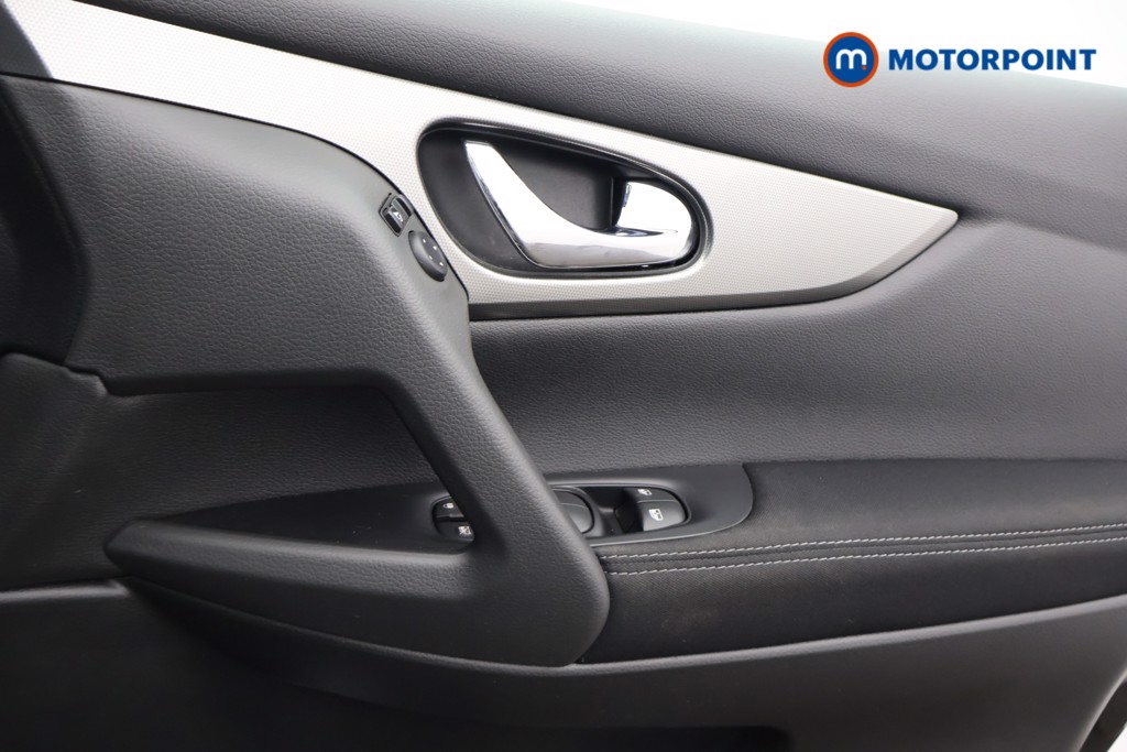 Used Nissan Qashqai 2017 for sale - 77582346: Photo 17