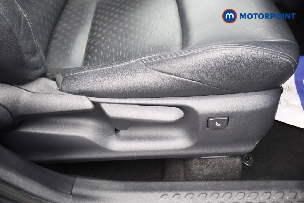 Used Toyota C-HR 2019 for sale - 76590205: Photo 25