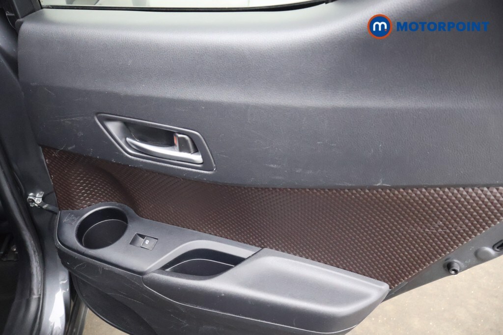 Used Toyota C-HR 2019 for sale - 76590205: Photo 28