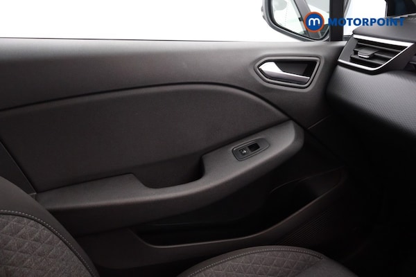 Used Renault Clio 2019 for sale - 76184659: Photo 23