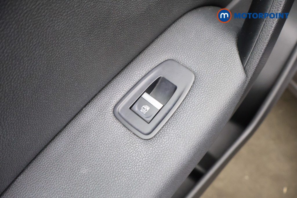 Used Renault Captur 2022 for sale - 77984459: Photo 40