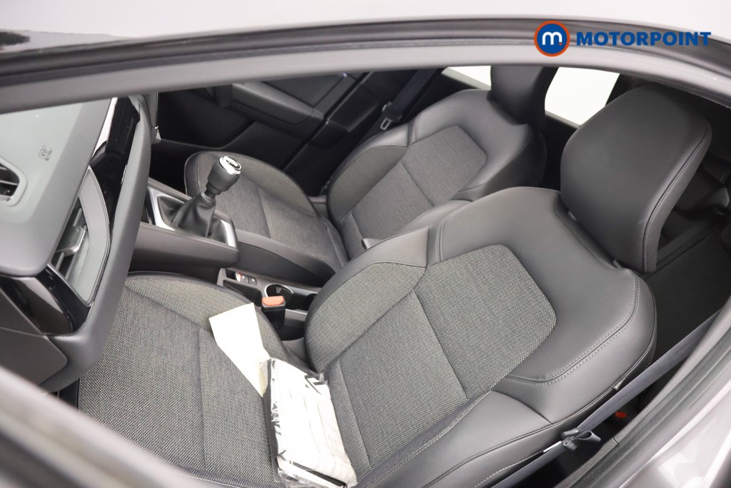 Used Renault Captur 2022 for sale - 77984459: Photo 41