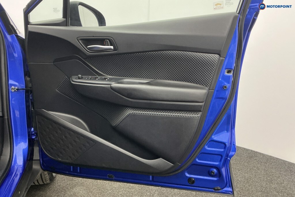 Used Toyota C-HR 2019 for sale - 78012102: Photo 34