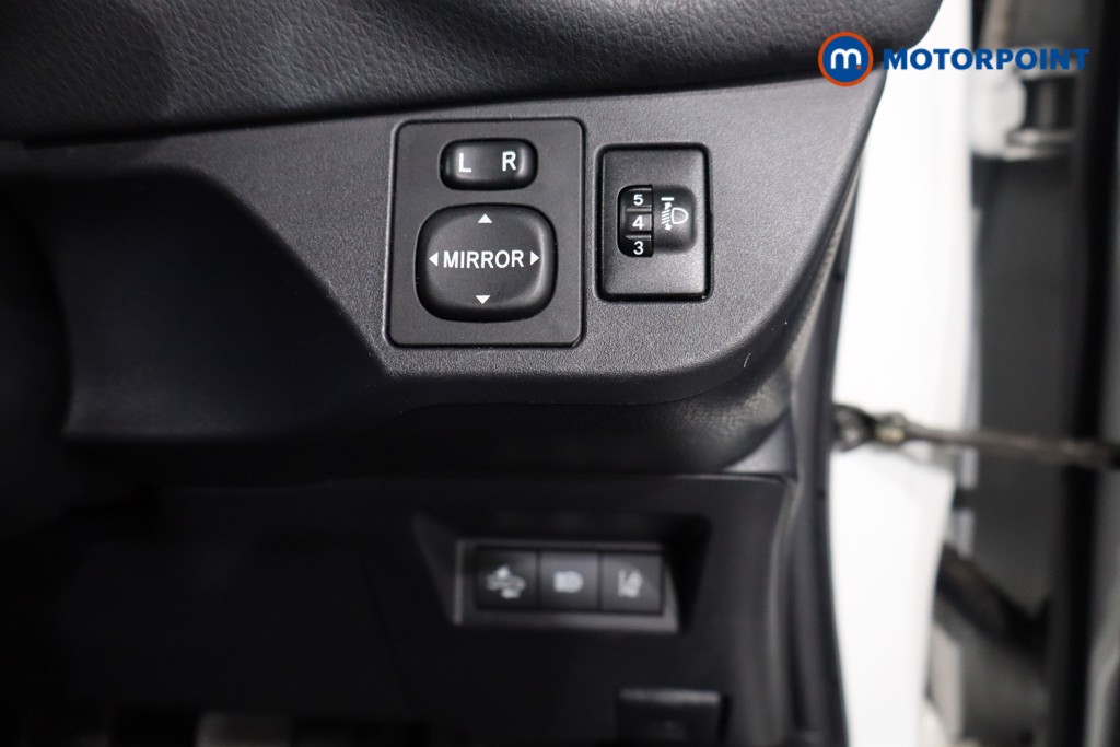 Used Toyota Yaris 2018 for sale - 76494766: Photo 27