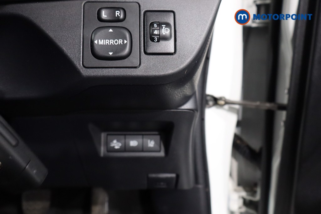 Used Toyota Yaris 2018 for sale - 76494766: Photo 28