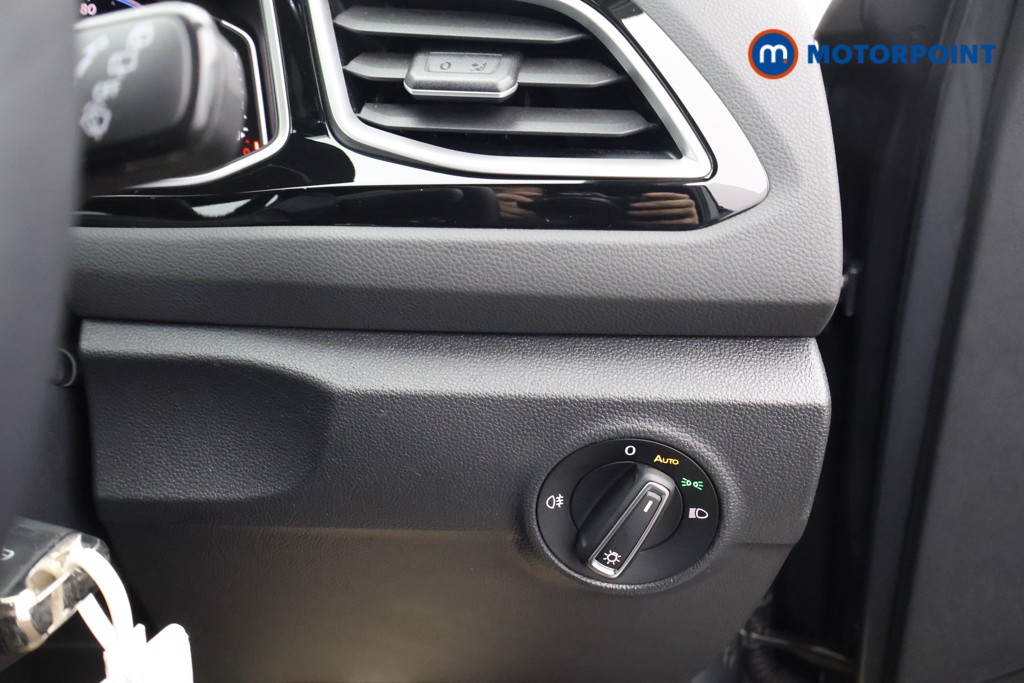 Used Volkswagen T-Roc 2024 for sale - 76958187: Photo 15