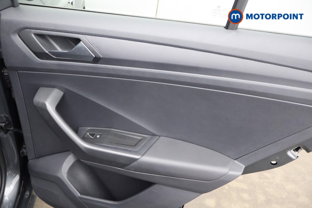 Used Volkswagen T-Roc 2024 for sale - 76958187: Photo 28