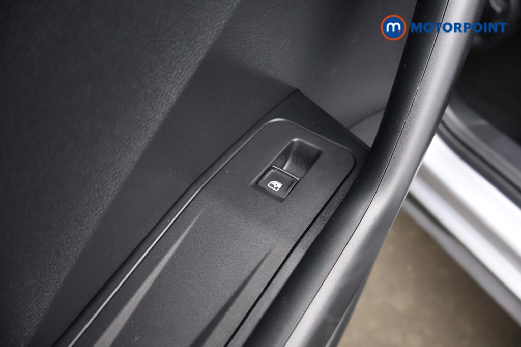 Used Volkswagen T-Roc 2023 for sale - 77312784: Photo 41