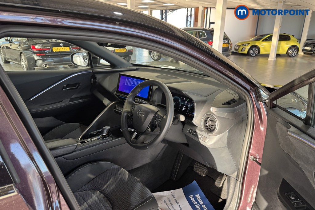 Used Toyota C-HR 2024 for sale - 76603706: Photo 9