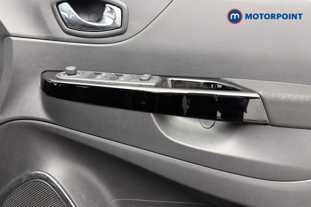 Used Renault Captur 2017 for sale - 77935337: Photo 25