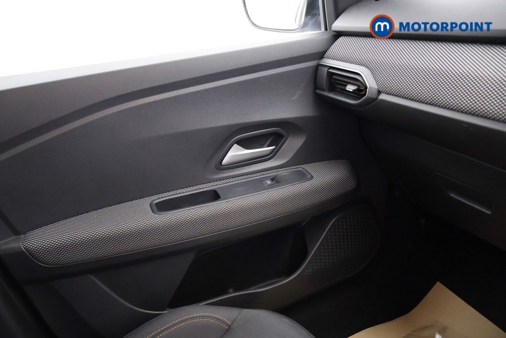 Used Dacia Sandero Stepway 2023 for sale - 77804743: Photo 18