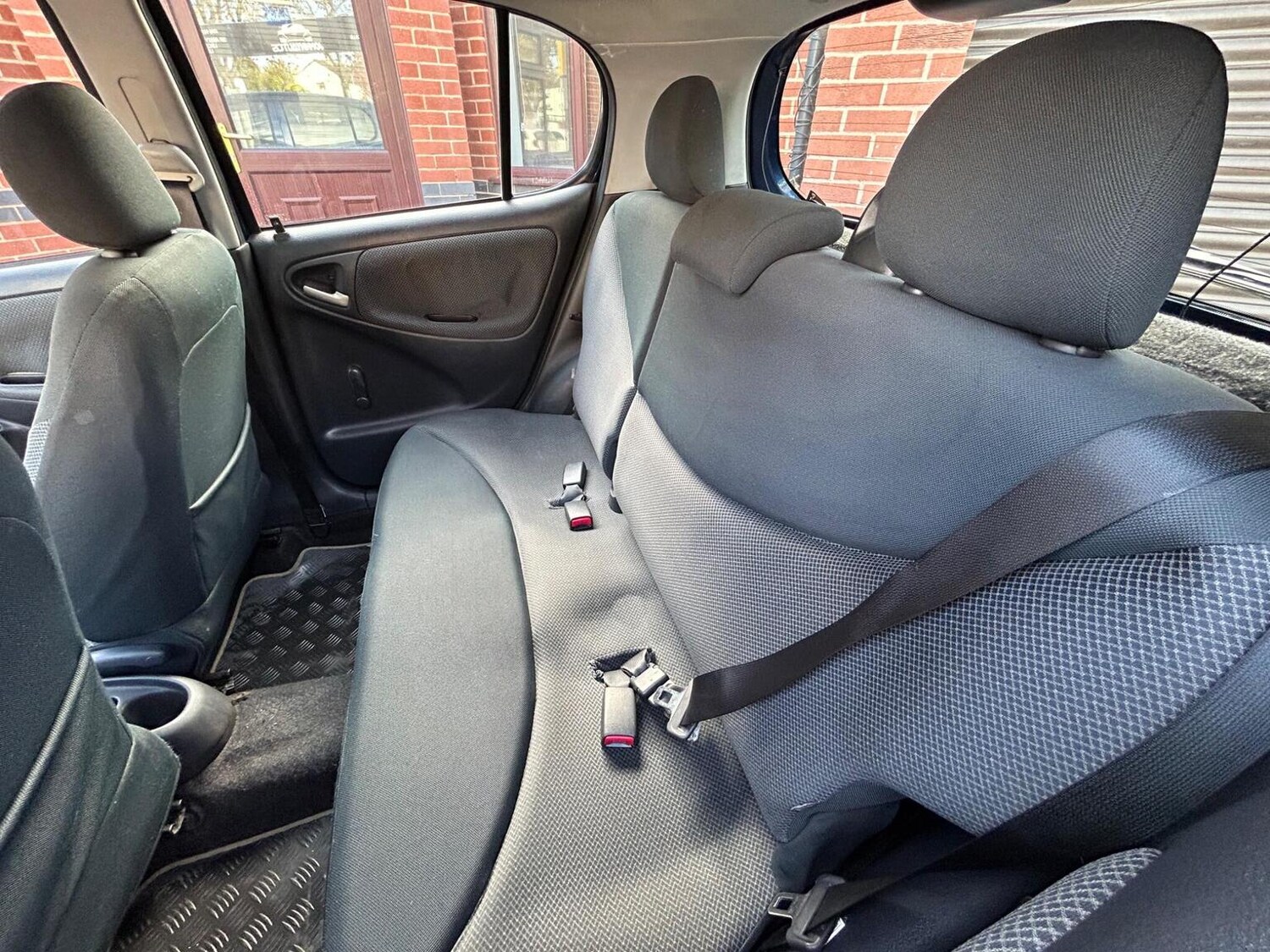 Used Toyota Yaris 2004 for sale - 76497414: Photo 20