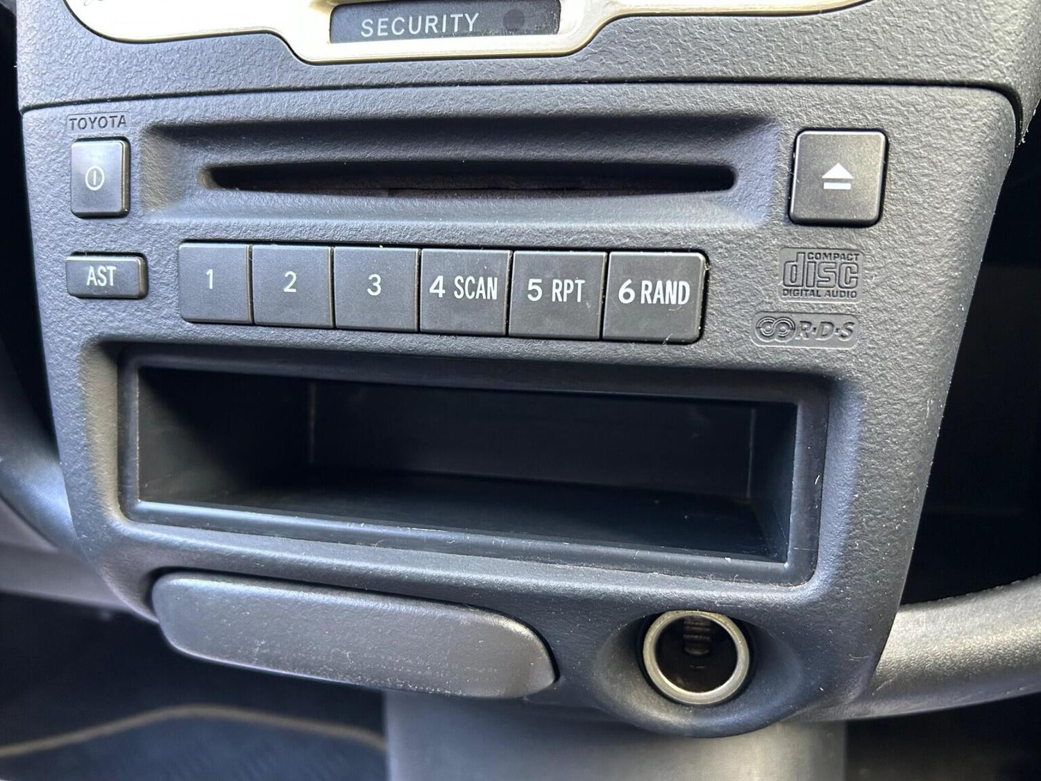 Used Toyota Yaris 2004 for sale - 76497414: Photo 29