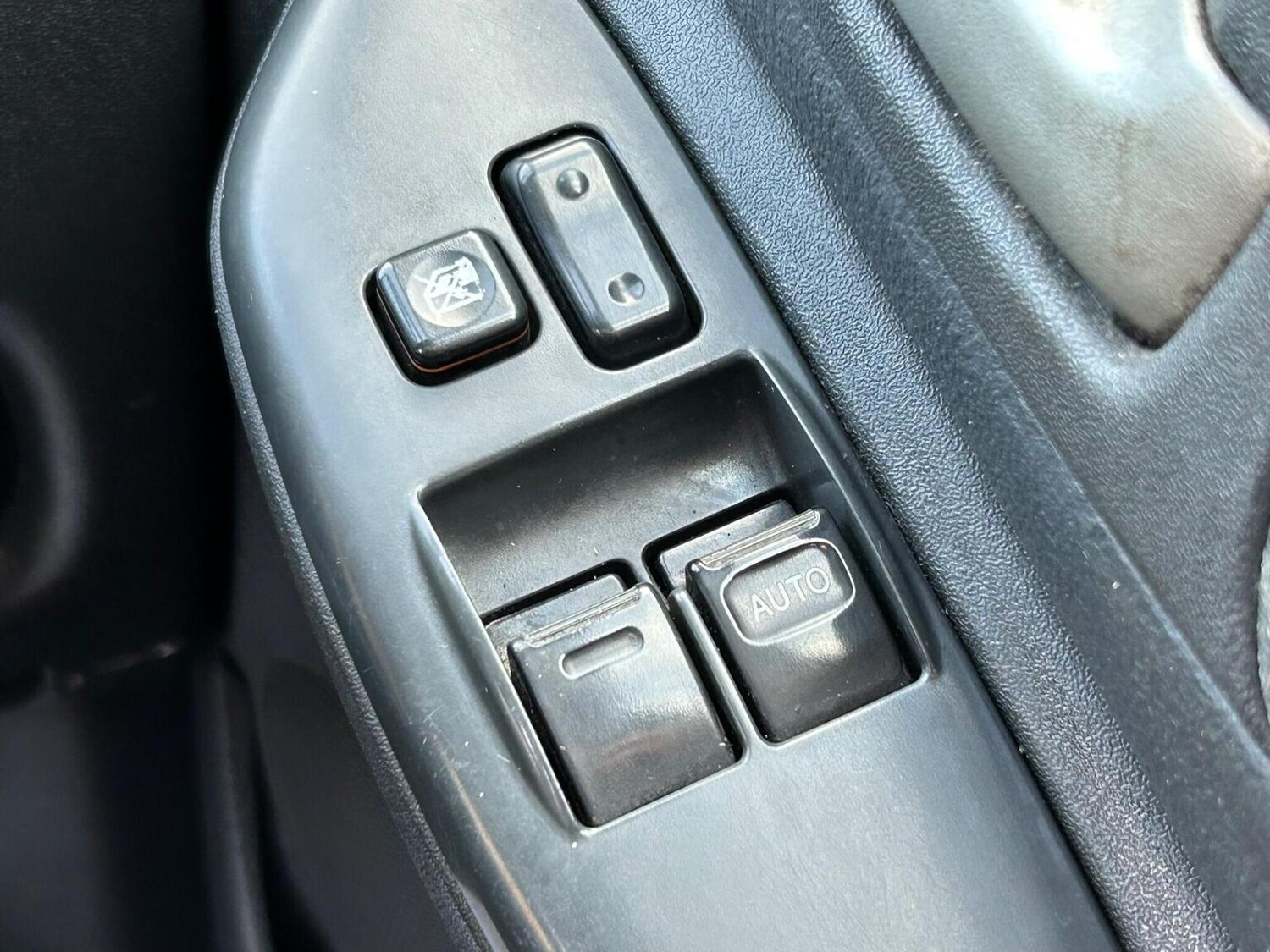 Used Toyota Yaris 2004 for sale - 76497414: Photo 31