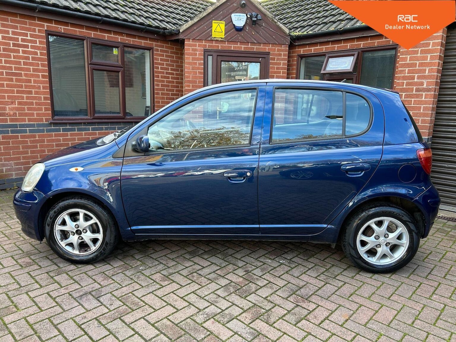 Used Toyota Yaris 2004 for sale - 76497414: Photo 5