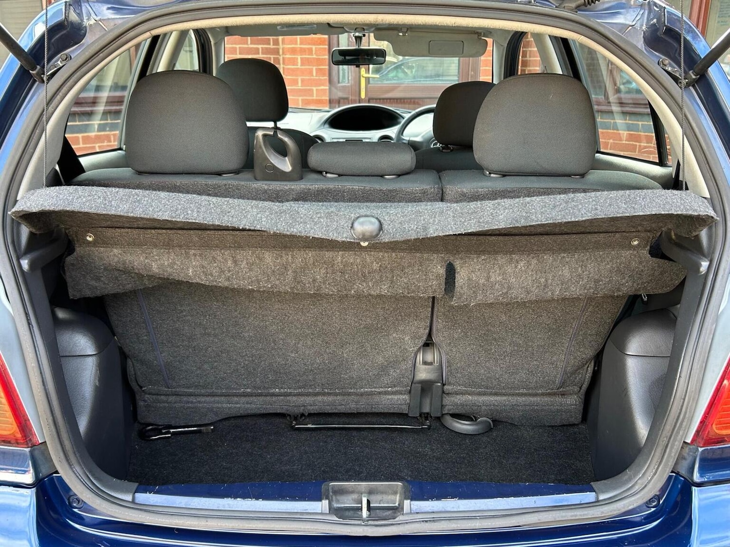 Used Toyota Yaris 2004 for sale - 76497414: Photo 8