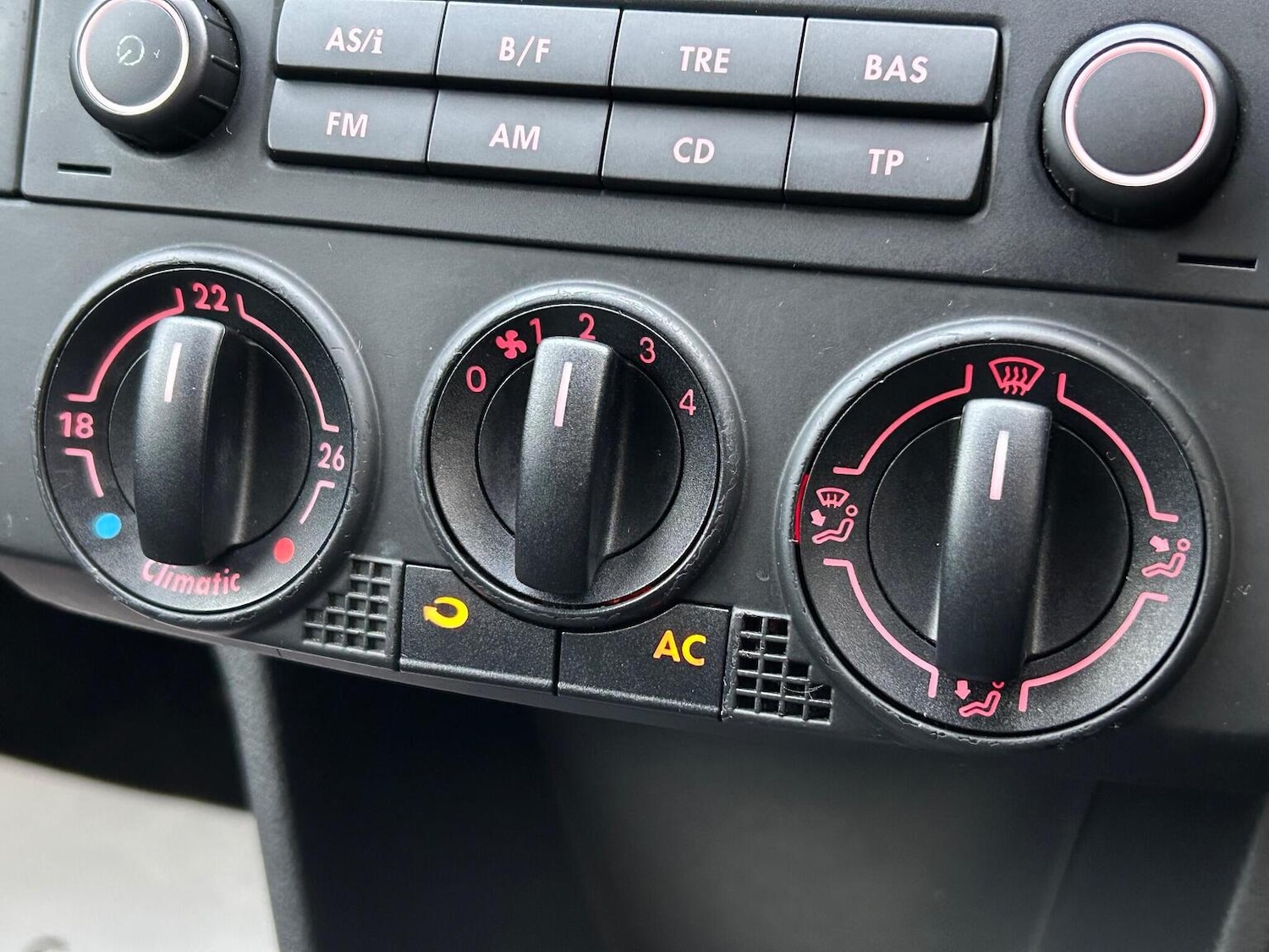 Used Volkswagen Polo 2009 for sale - 76963357: Photo 25