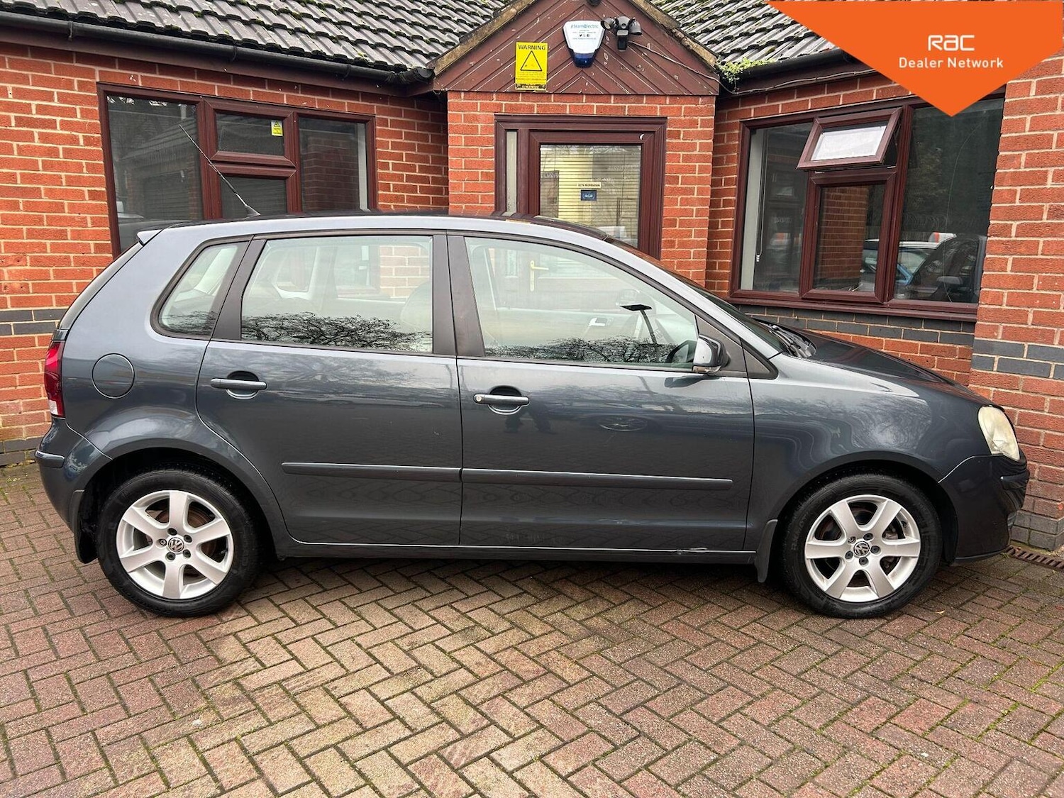 Used Volkswagen Polo 2009 for sale - 76963357: Photo 6