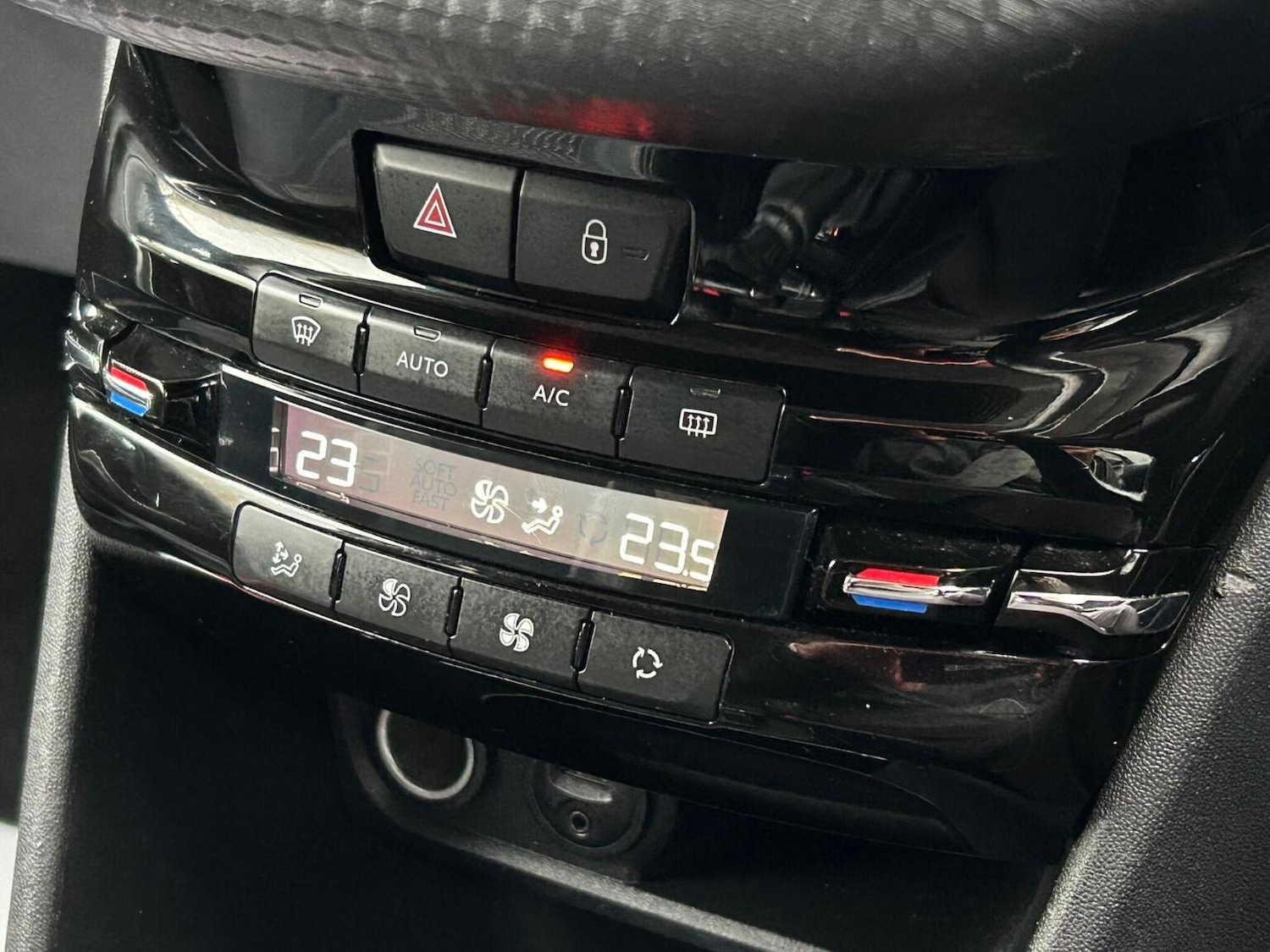 Used Peugeot 2008 2016 for sale - 76497572: Photo 26