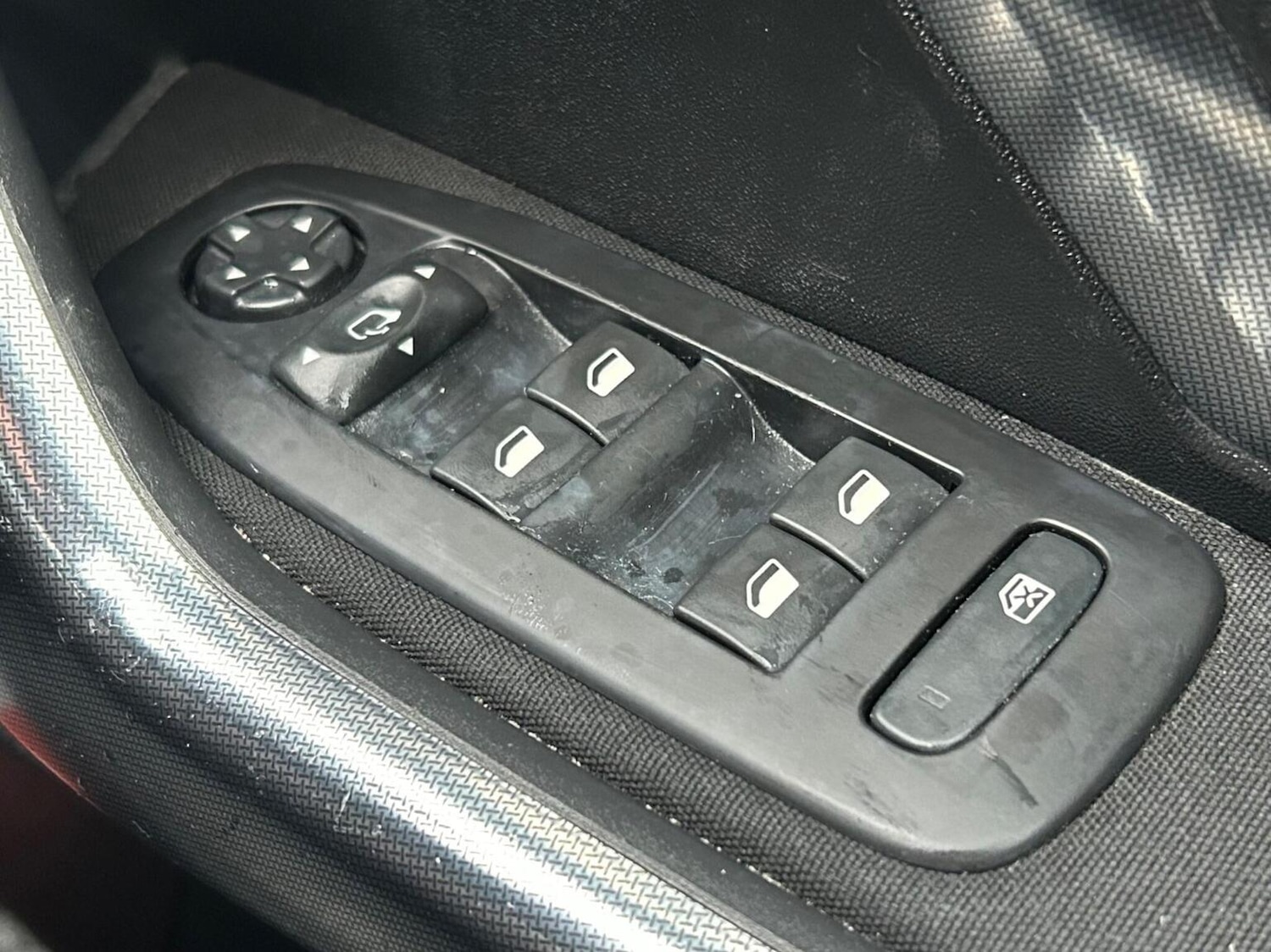 Used Peugeot 2008 2016 for sale - 76497572: Photo 30