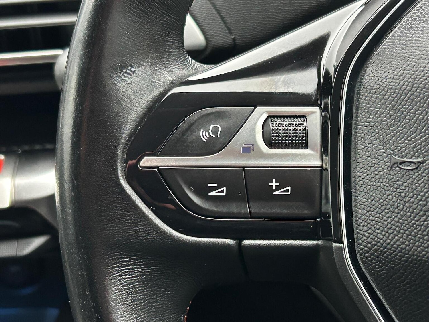 Used Peugeot 3008 2017 for sale - 77201220: Photo 26