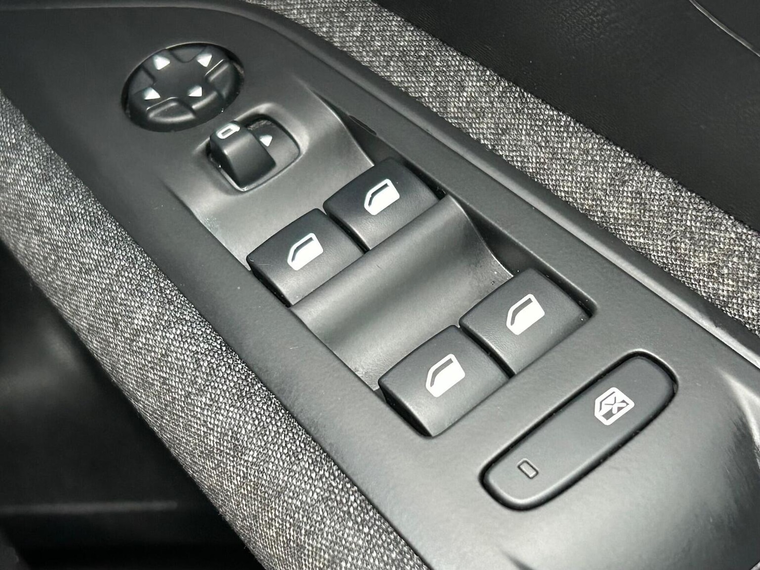 Used Peugeot 3008 2017 for sale - 77201220: Photo 36