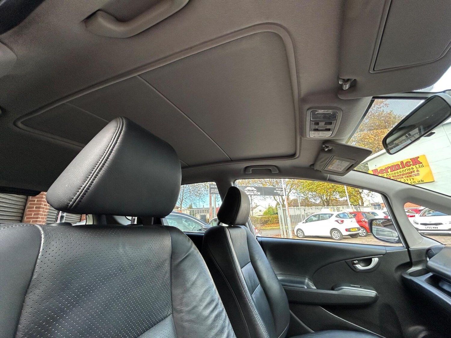 Used Honda Jazz 2015 for sale - 76497525: Photo 23