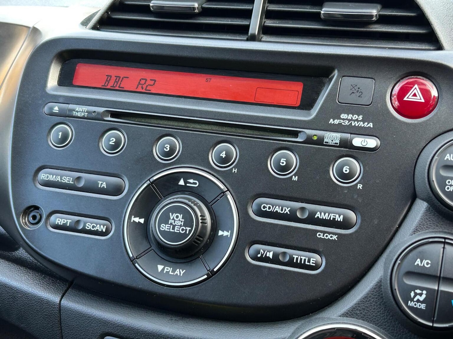 Used Honda Jazz 2015 for sale - 76497525: Photo 24