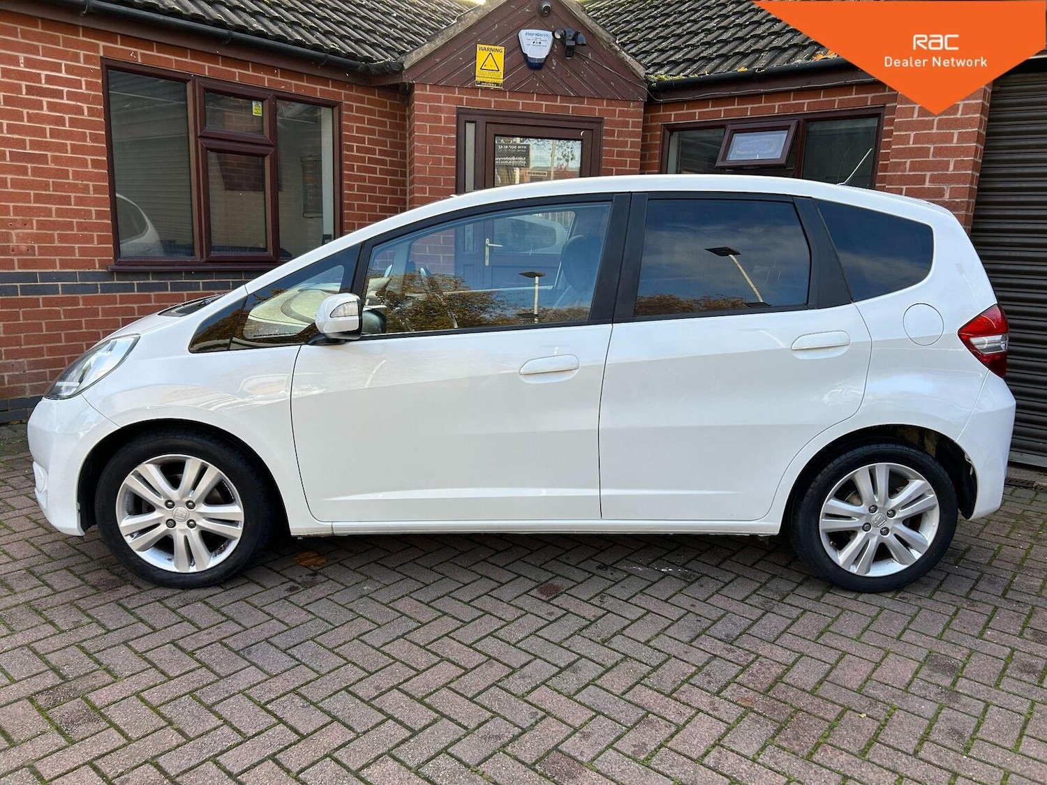 Used Honda Jazz 2015 for sale - 76497525: Photo 5