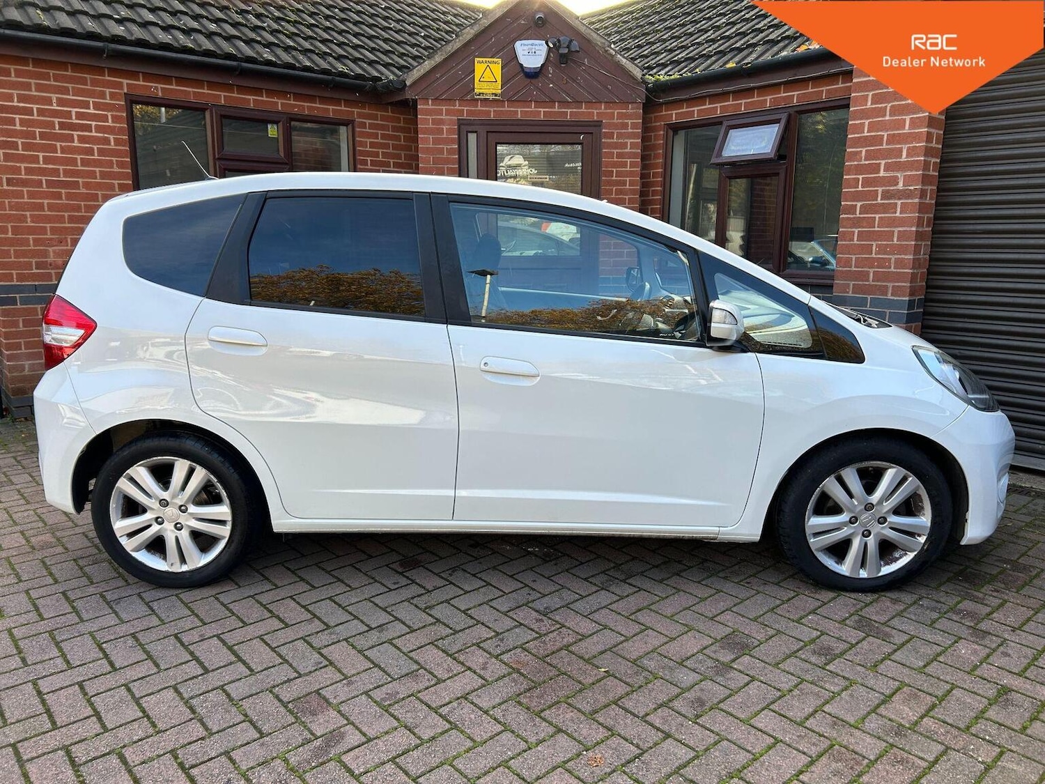 Used Honda Jazz 2015 for sale - 76497525: Photo 6