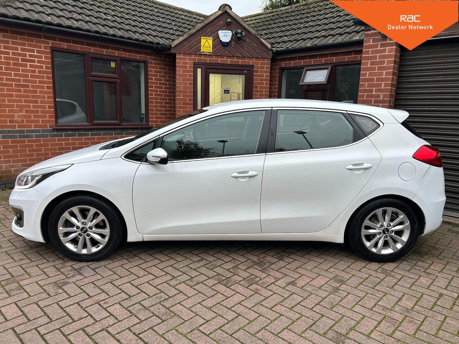 Used Kia Ceed 2015 for sale - 76497582: Photo 5