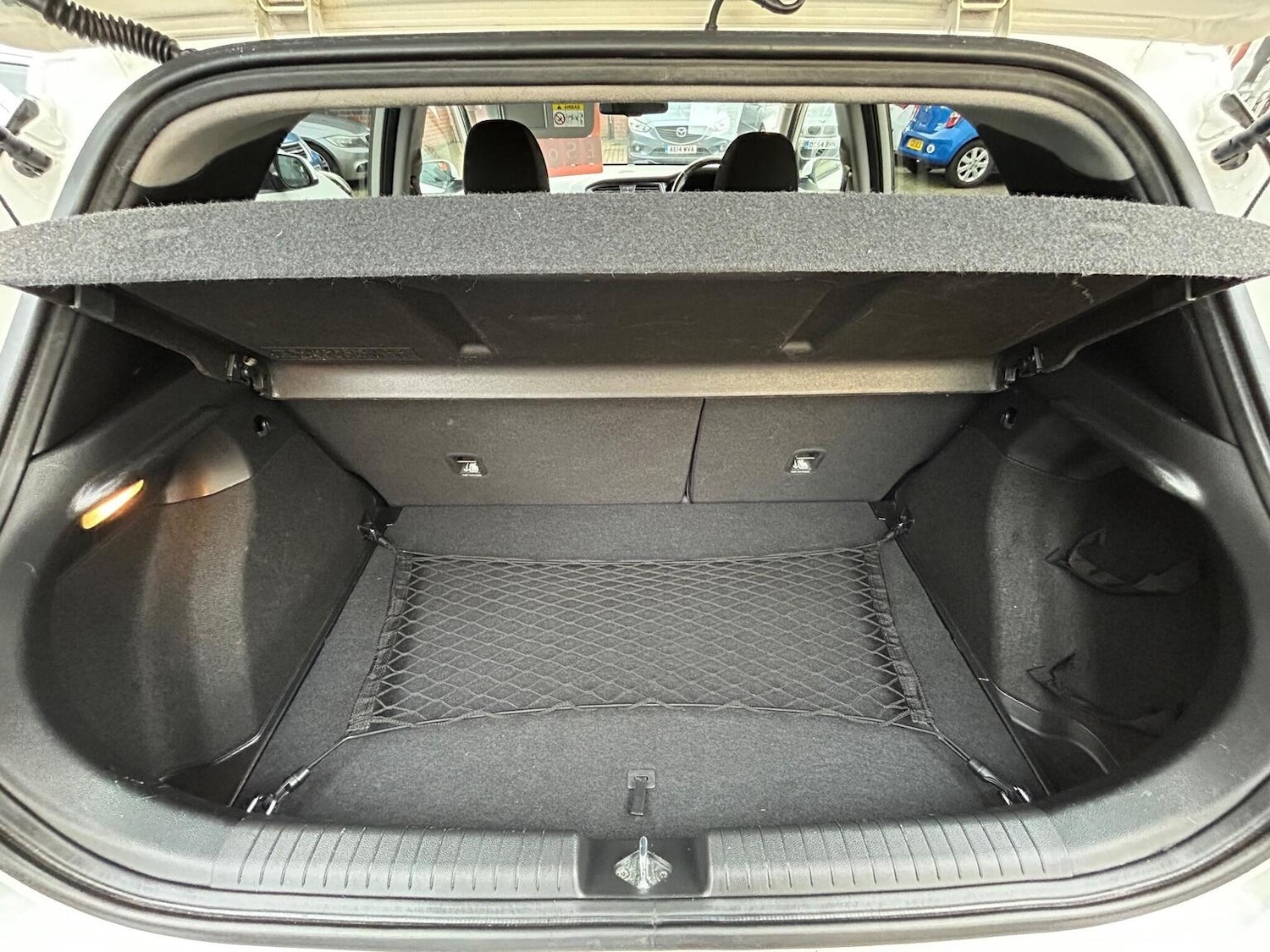 Used Hyundai i20 2015 for sale - 76911002: Photo 8