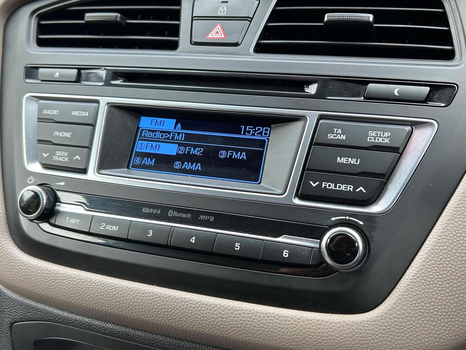 Used Hyundai i20 2016 for sale - 76497546: Photo 29