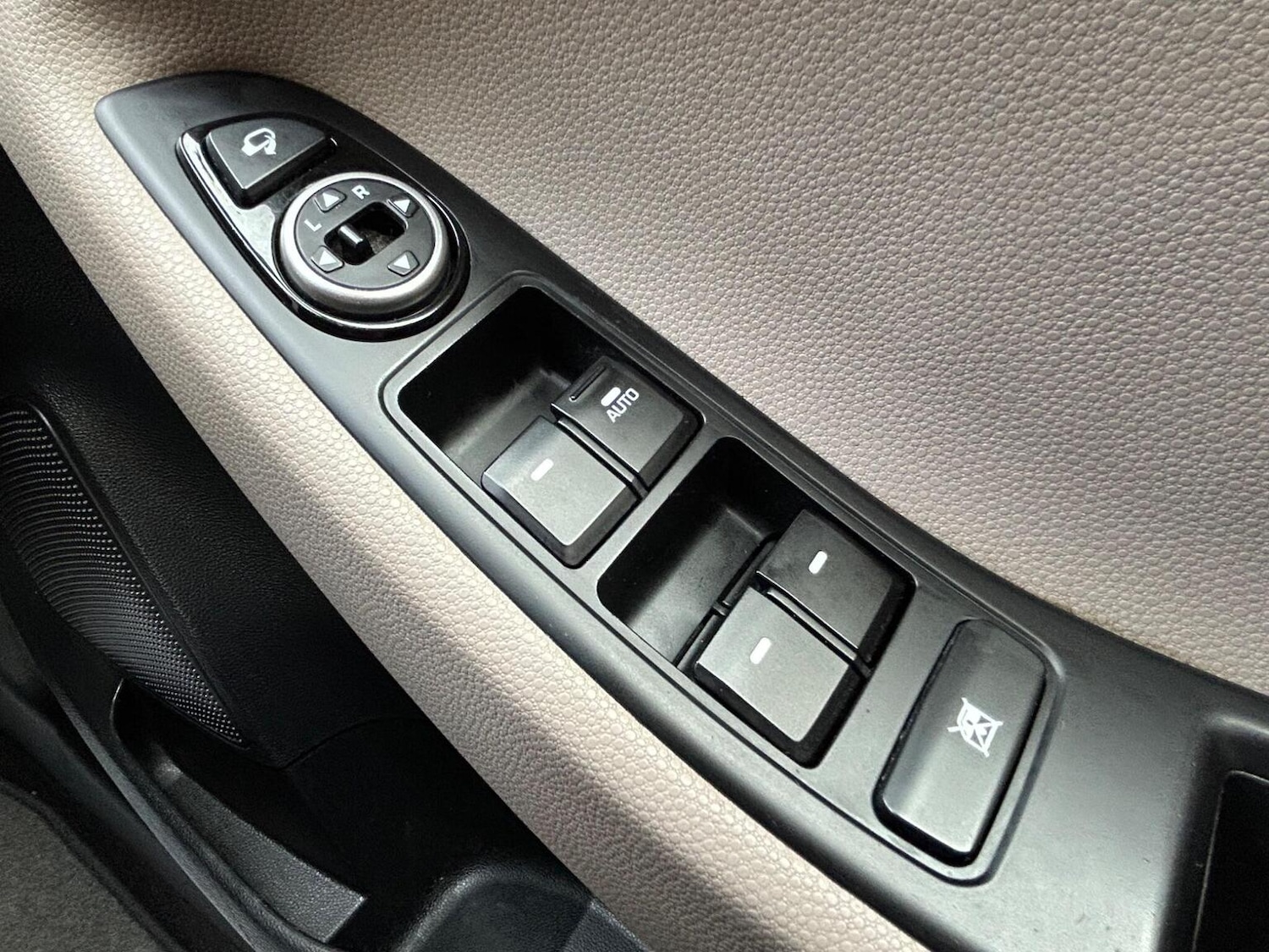 Used Hyundai i20 2016 for sale - 76497546: Photo 30