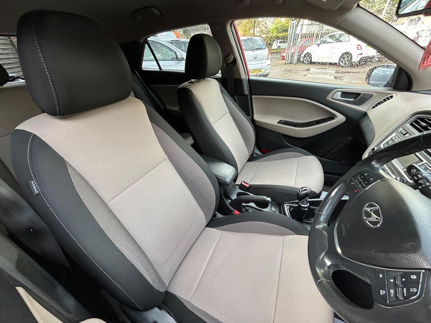 Used Hyundai i20 2016 for sale - 76497546: Photo 9